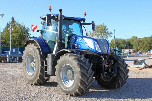 New Holland T7.300AC PLMI