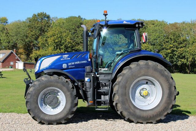 New Holland T7.300AC PLMI