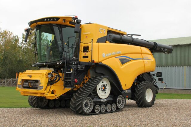 New Holland CR9.90