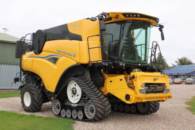 New Holland CR9.90