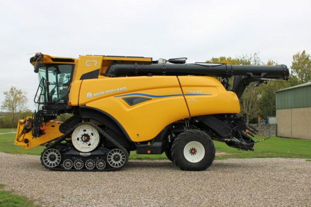 New Holland CR9.90