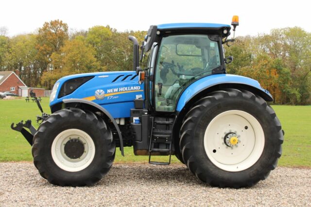 New Holland T7.260AC