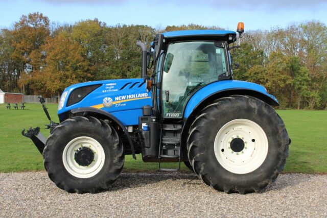 New Holland T7.245AC