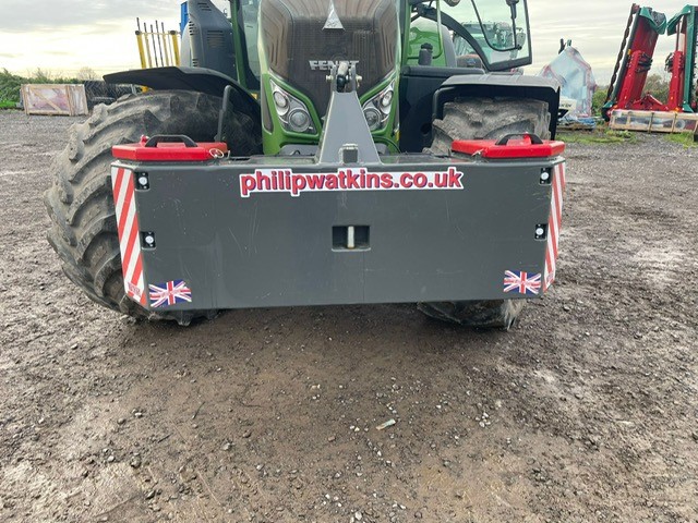 T2038006 PHILLIP WATKINS 900KG WEIGHT