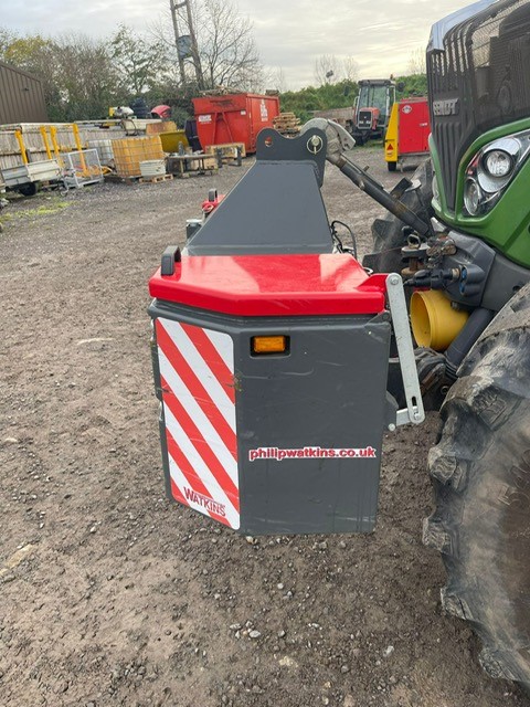 T2038006 PHILLIP WATKINS 900KG WEIGHT