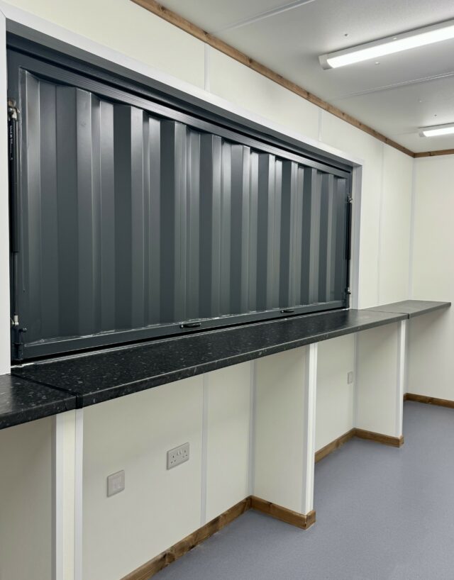 20′ x 08′ High Cube Shipping Container