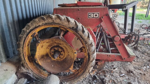 Massey Ferguson Drill  MF30