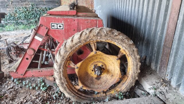 Massey Ferguson Drill  MF30