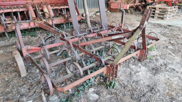 Spring tine cultivator