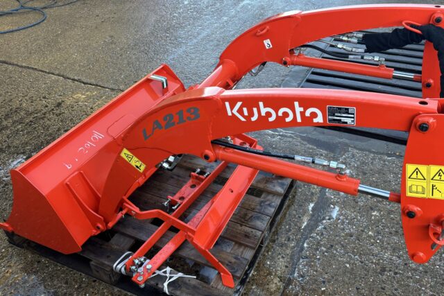 KUBOTA LA213 LOADER (2022)