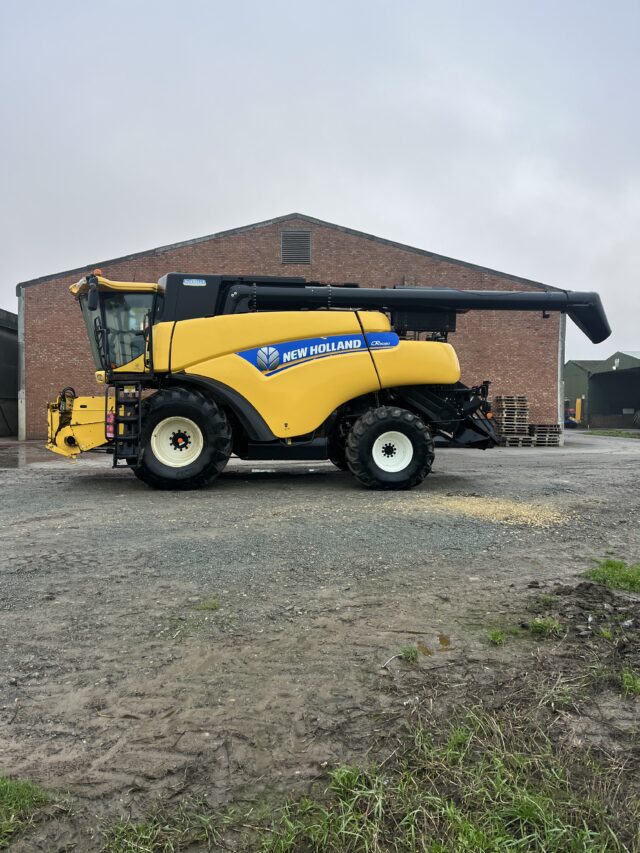 New Holland CR9080