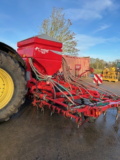 Kverneland 6 metre Tineseeder