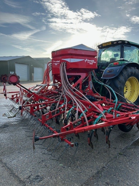 Kverneland 6 metre Tineseeder