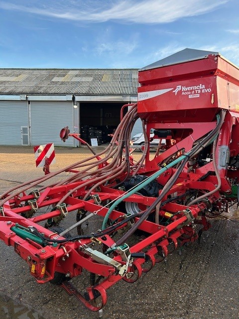 Kverneland 6 metre Tineseeder