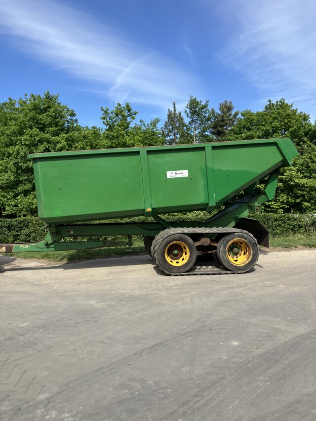 Bunning dump trailer on tracks