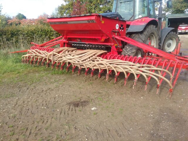 MF 510 6m Drill with farmforce leveling