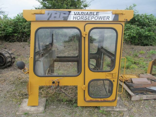 Caterpillar D5B VHP Ag Crawler Breaking