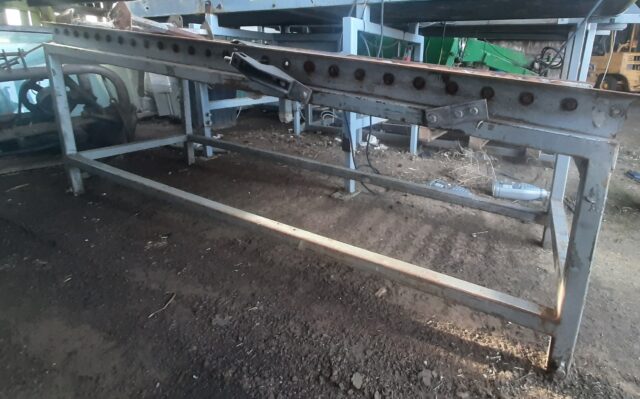 2m x 600mm gravity roller track