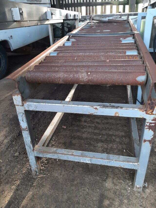 2m x 600mm gravity roller track