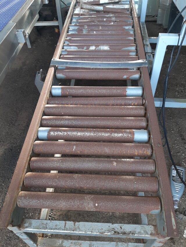 2m x 600mm gravity roller track