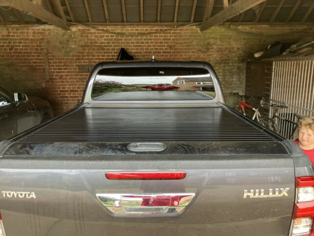 Hilux roller cover