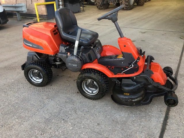 7M006980 Husqvarna R216 Ride on mower.