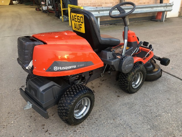 7M006980 Husqvarna R216 Ride on mower.