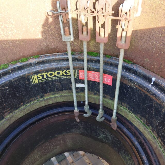 One pair Stocks Duals 16.9 R 28