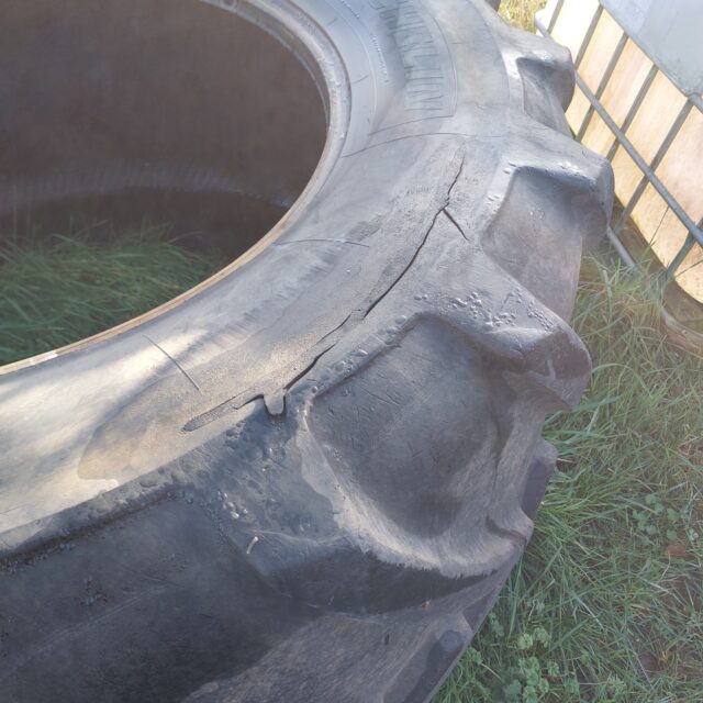 Used Michelin 900 50 R42 tyre