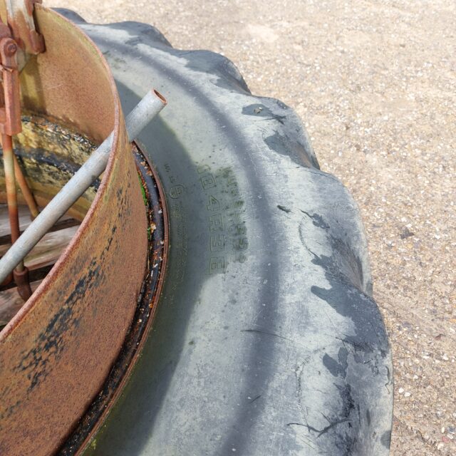 One pair Stocks Duals 18.4 R 38