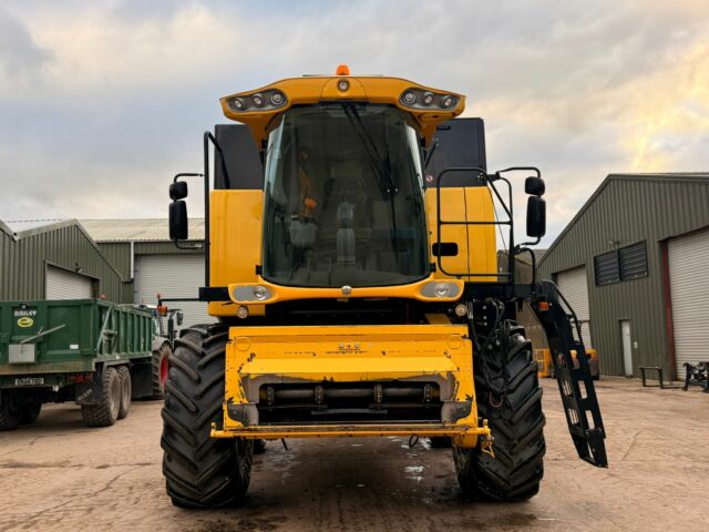 New Holland CSX 7080