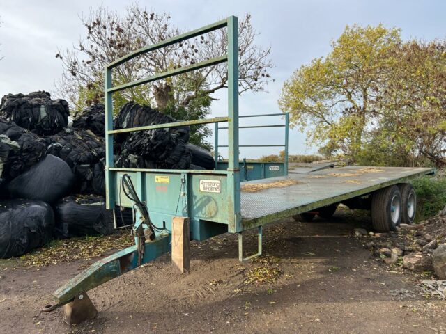 T2038853 ARMSTRONG & HOLMES 12T FLATBED