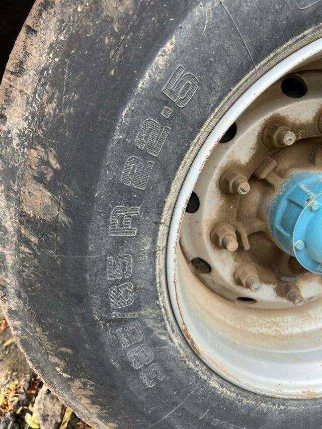 T2038853 ARMSTRONG & HOLMES 12T FLATBED