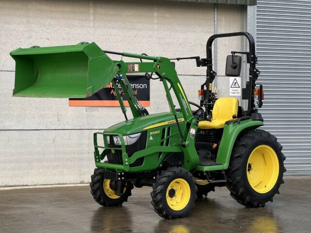 JOHN DEERE 3038E