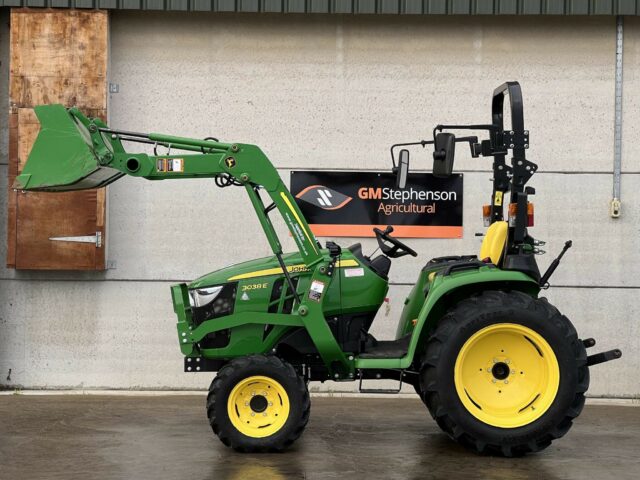 JOHN DEERE 3038E