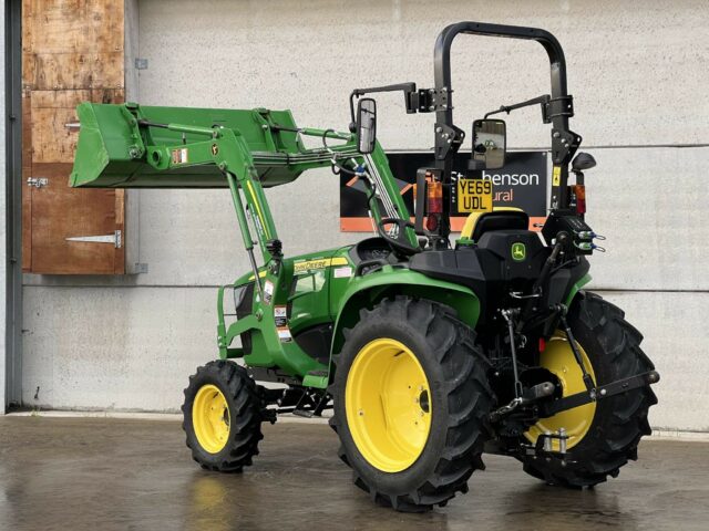 JOHN DEERE 3038E
