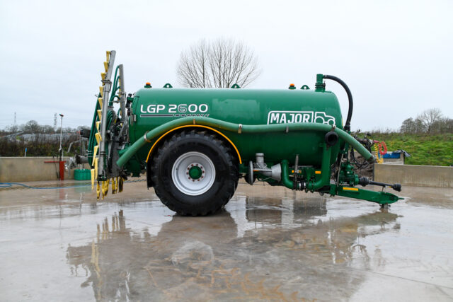LGP2600 Major Tanker with Dribble Bar