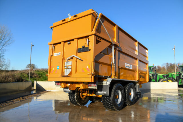 2023 SF18HS Silage Trailer