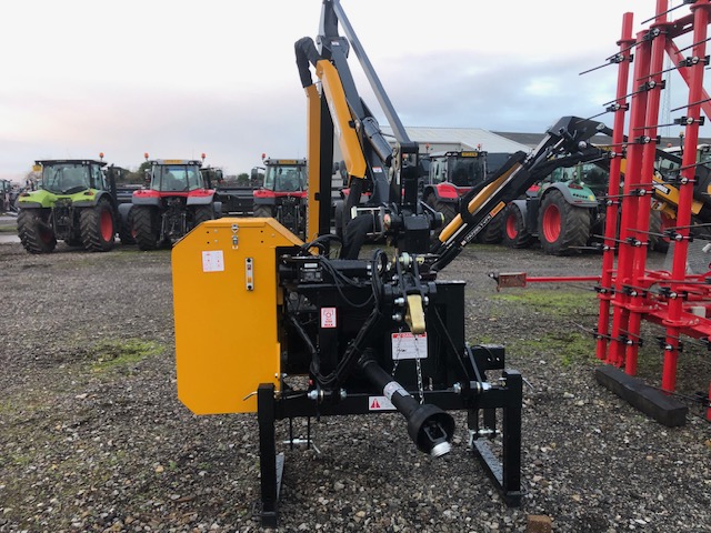 2M041114 MCCONNEL PA5755 HEDGECUTTER