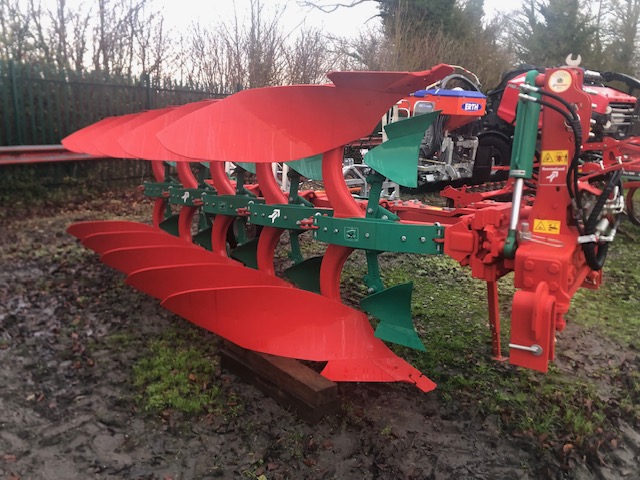 AM000852 KVERNELAND ES500855E PLOUGH