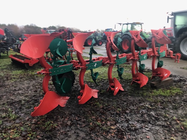 AM000852 KVERNELAND ES500855E PLOUGH