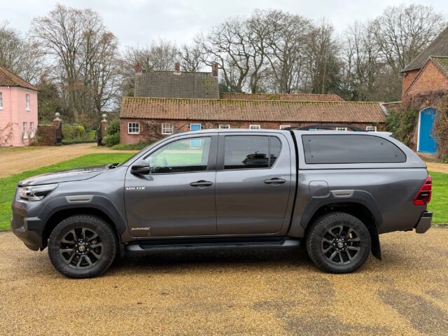 Toyota Hilux InvincibleX