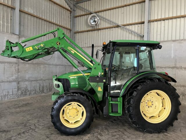JOHN DEERE 5070M