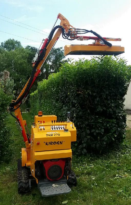 2M041328 2025 KIROGN THA270 HEDGECUTTER