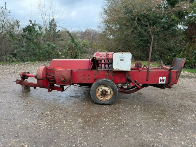 International 430 Conventional Baler