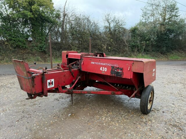 International 430 Conventional Baler