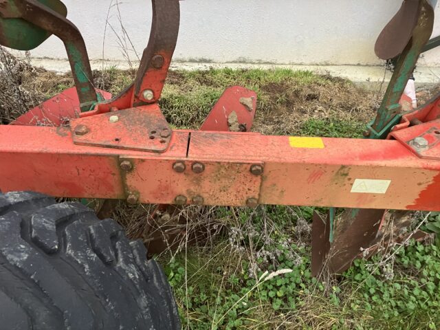 Kverneland RS100 8 Furrow 7+1 Plough