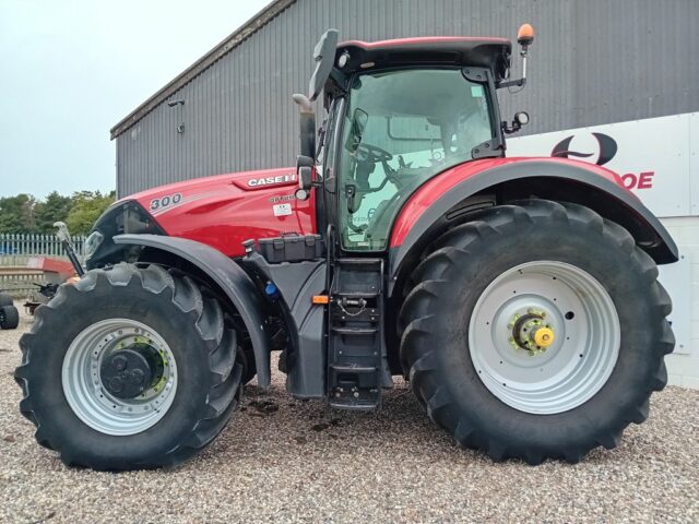 Case IH OPTUM 300CVX