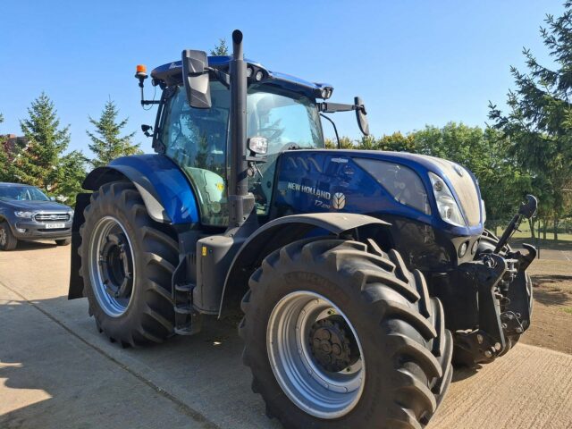 New Holland T7.270AC