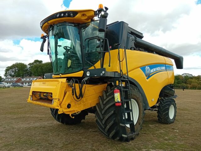 New Holland CX6.80